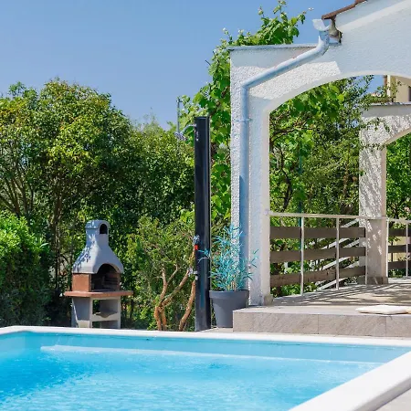 Holiday home Holiday Home Suncana By Interhome *