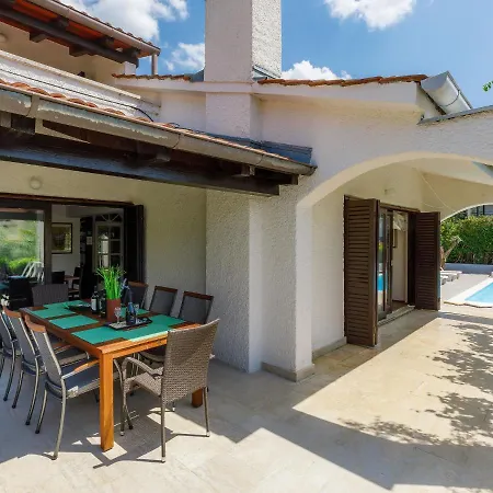 Dom wakacyjny Suncana By Interhome